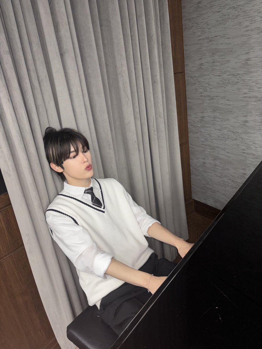XODIAC_MEMBERS's tweet photo. [#규민🐶] 

🎹🎶🎵

#XODIAC #소디엑 #GYUMIN #규민 
#똑똑똑_귬이등장 https://t.co/3XZDBciPx9