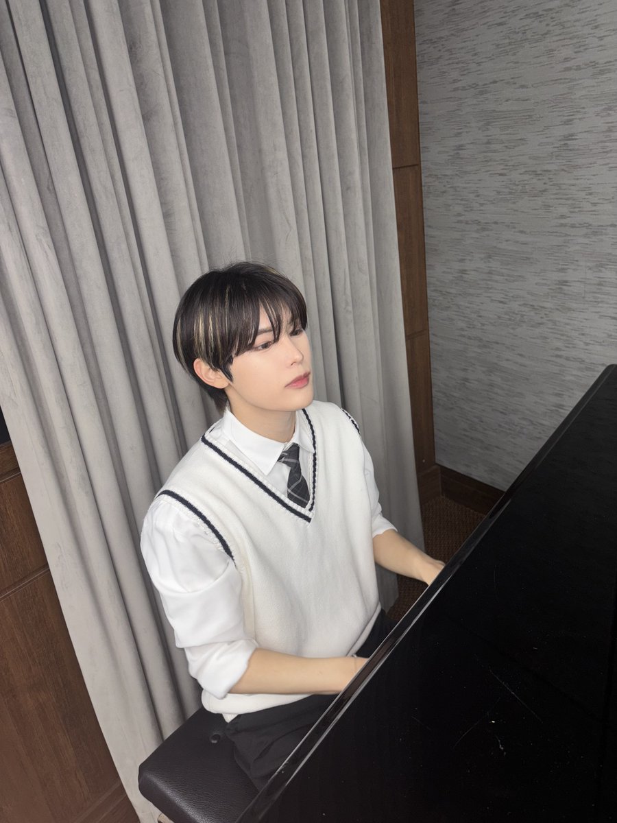 XODIAC_MEMBERS's tweet photo. [#규민🐶] 

🎹🎶🎵

#XODIAC #소디엑 #GYUMIN #규민 
#똑똑똑_귬이등장 https://t.co/3XZDBciPx9