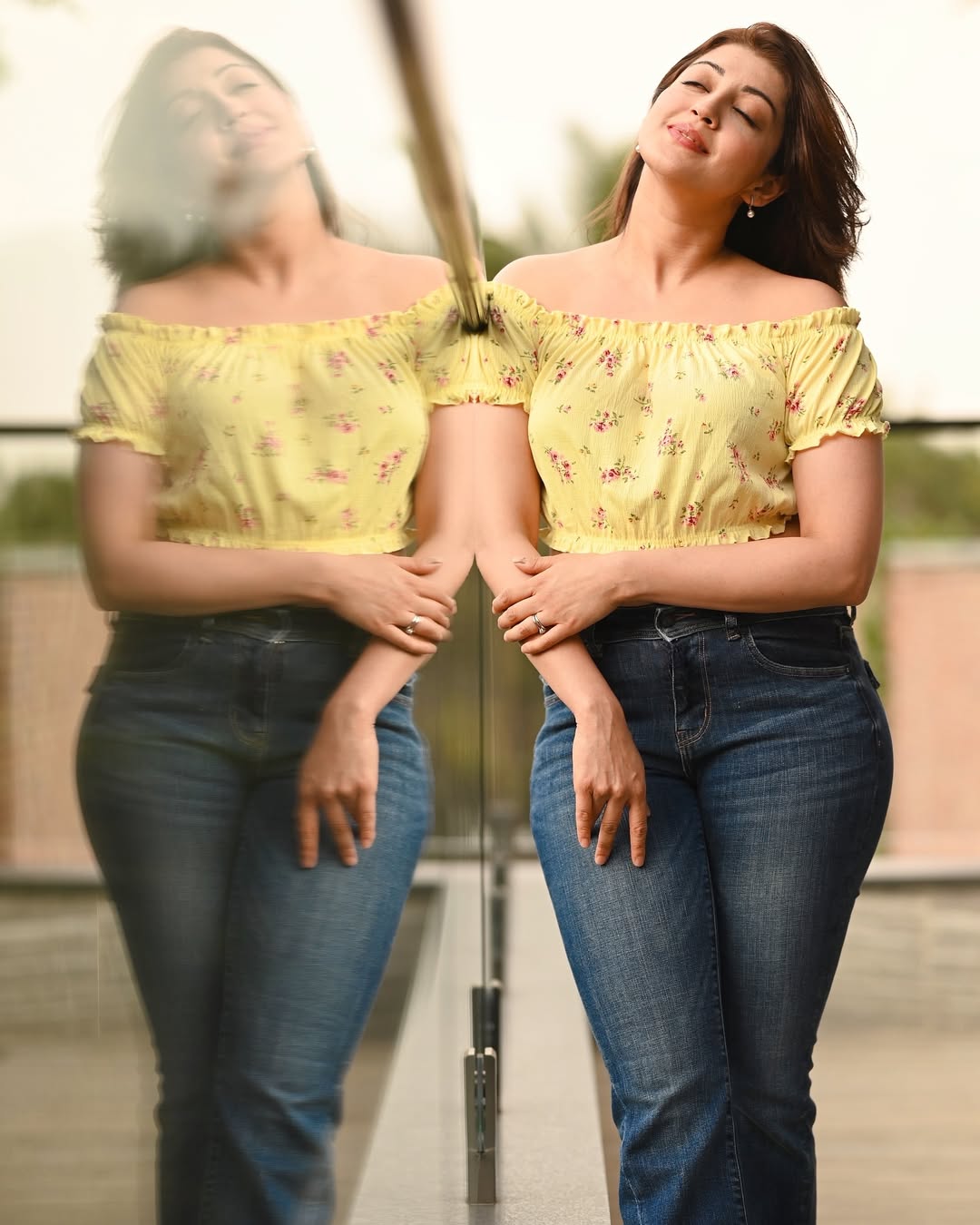 GghKqh7W8AAOa__?format=jpg&name=large