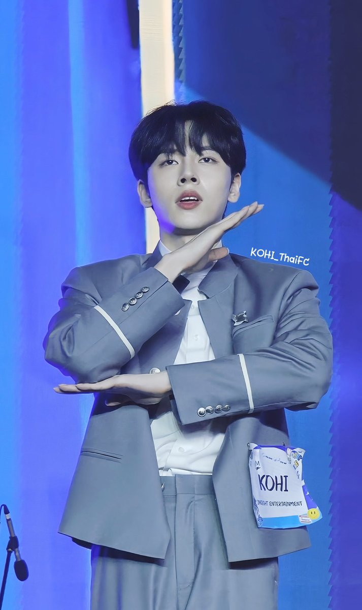 KohiGlobalFc's tweet photo. 20241230 at Iconsiam
Junghyun (KOHI)
photos on stage (9)

cr. @.Jiing81 @.KohiThaiFc
#정현 #이정현 #JUNGHYUN #KOHI
#LEEJEONGHYEON #จองฮยอน 
#LiZhengXian #李正贤
#CHUANGAsiaS2 #ChuangAsiaSeason2 https://t.co/5HJqsRL9oP