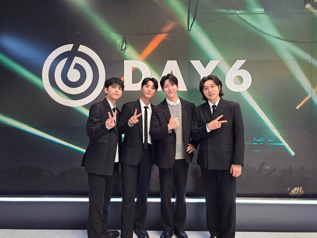 As we walked into JTBC News, there was a mix of excitement and nerves among us. Dressed in suits, we felt the weight of representing DAY6 on such a big platform.