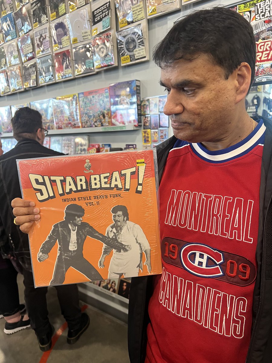 ashoksingh68's tweet photo. I visited Amoeba Music in Hollywood today and out of thousands of LP records, I found some Indian records and one with #AmitabhBachchan on the cover, naturally I had to buy it! #bollywood #indiancinema #LPrecords @SrBachchan https://t.co/ggpB04mUhn