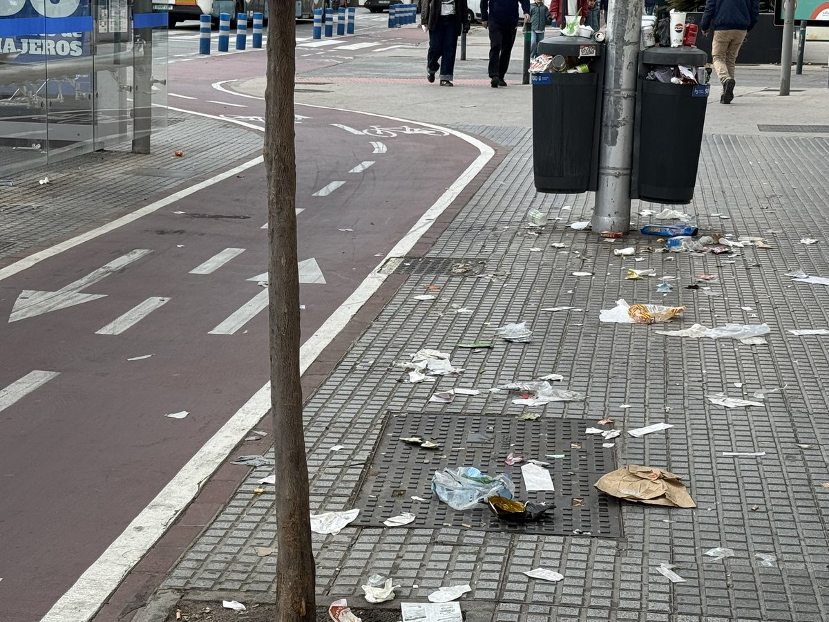 jose m p (@kuki_747) on Twitter photo Zona estación María Zambrano un 05/01
De vergüenza vamos
<a href="/LimasamOficial/">Limpieza de Málaga</a> <a href="/malaga/">Ciudad de Málaga</a> Zona estación María Zambrano un 05/01
De vergüenza vamos
<a href="/LimasamOficial/">Limpieza de Málaga</a> <a href="/malaga/">Ciudad de Málaga</a>