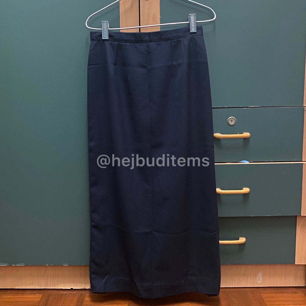hejbuditems's tweet photo. กระโปรงทรงญี่ปุ่น สีกรม

มีตำหนินิดหน่อยค่ะ 🖍️

เอว 28 สพ 38 ยาว 34 

120฿ รวมส่ง 🩷

#ส่งต่อกางเกง #ส่งต่อกระโปรง #กระโปรงผู้หญิง #กระโปรงยาว #ส่งต่อสภาพดี #ส่งต่อstylist #ส่งต่อcintage #ส่งต่อเสื้อผ้า #ส่งต่อเสื้อผ้ามือ2 #เสื้อผ้ามือสองสภาพดี #เสื้อผ้าญี่ปุ่น #ส่งต่อvghbkk https://t.co/xBMOstmM8r