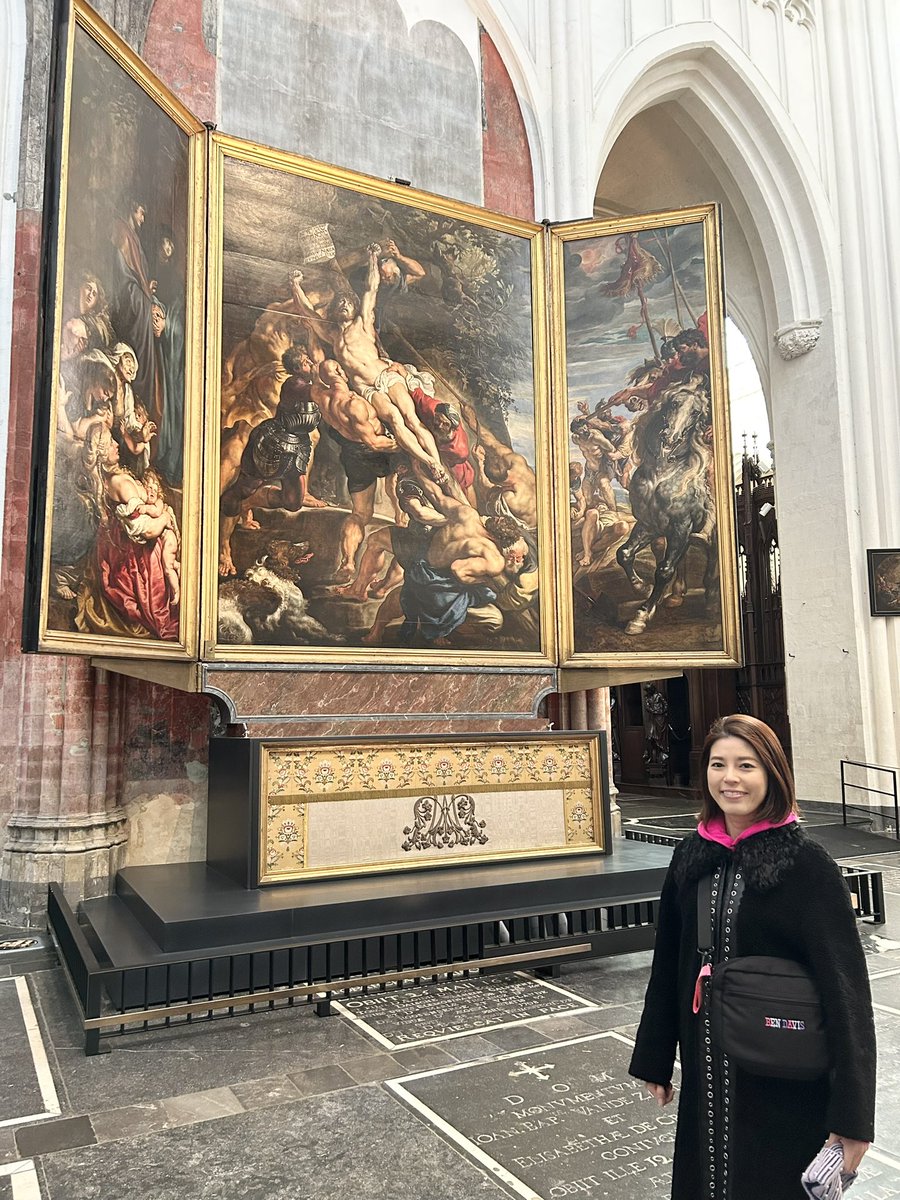 そしてベルギーのアントワープへ🚃🇧🇪
アントワープ中央駅の駅舎が美しいからちゃんと見たい‼️と言う母の言葉、本当だった✨✨
街自体も素敵だし、大聖堂も凄い😳
＂フランダースの犬＂で有名なルーベンスの絵が見られて、大満足です🖼️