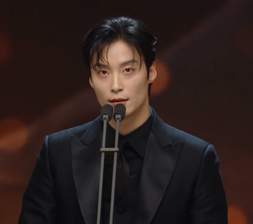 neulungbab's tweet photo. 우원가 비주얼 진짜 미치셨네요 https://t.co/QznXggTBP1