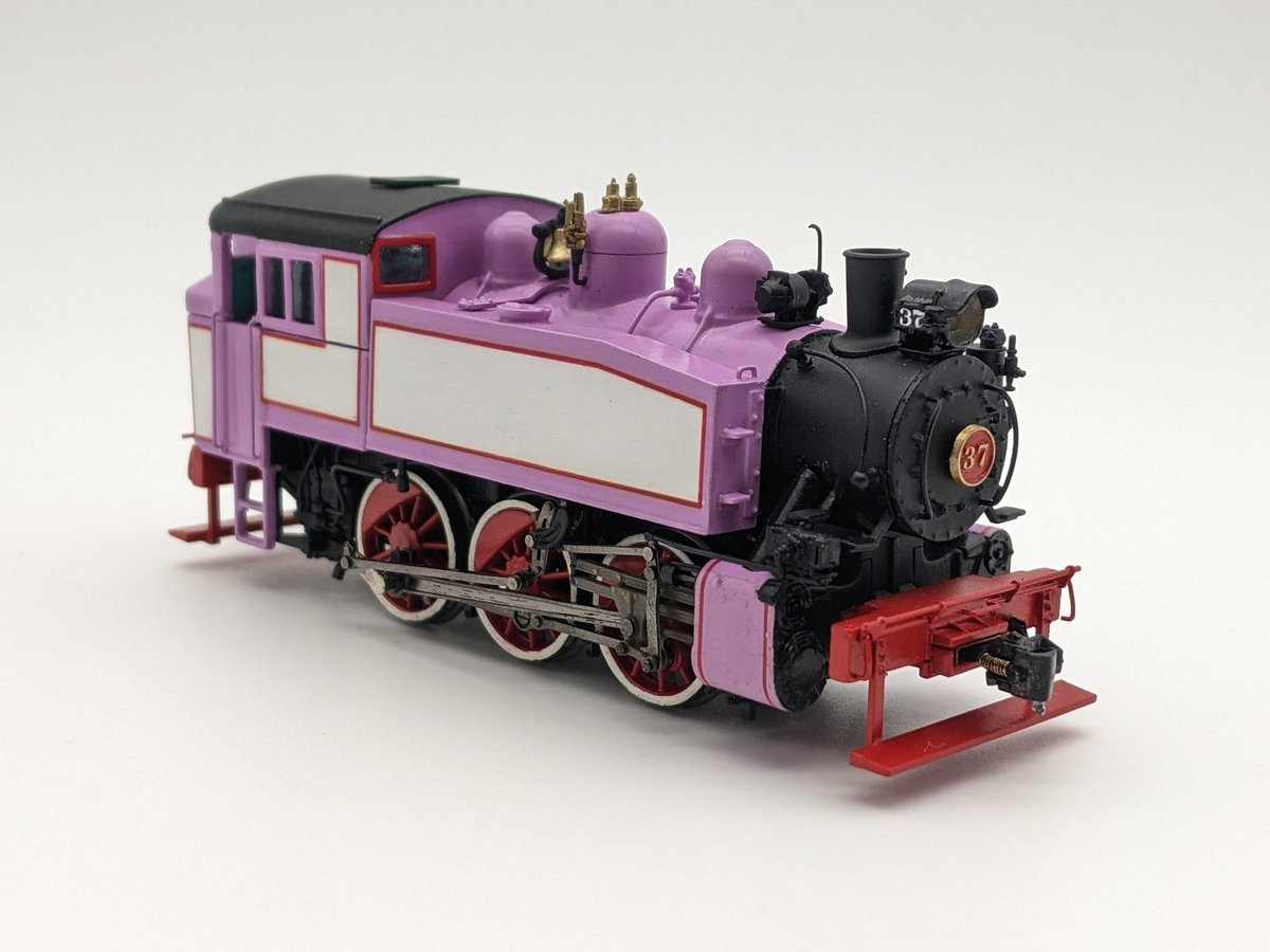 Blaxlandridge3's tweet image. "leave it to you to miss a bright PINK engine".

Here's Rosie! She is the first of my realistic ttte USA interpretations. I kitbashed her from an HO Rivarossi S100. Made a lot of silly mistakes, but the end result is satisfactory.

Still missing her headlight lense unfortunately!