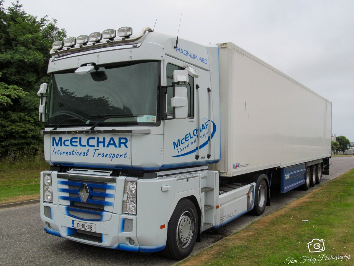 TomFoleyPhotos's tweet photo. More from the back catalogue........ McElchar International Transport Renault Magnum 480
@TrucknDriver #RenaultTrucks #Trucks #Truckphotos #Trucking #TruckingLife https://t.co/MgFQpj4rOg