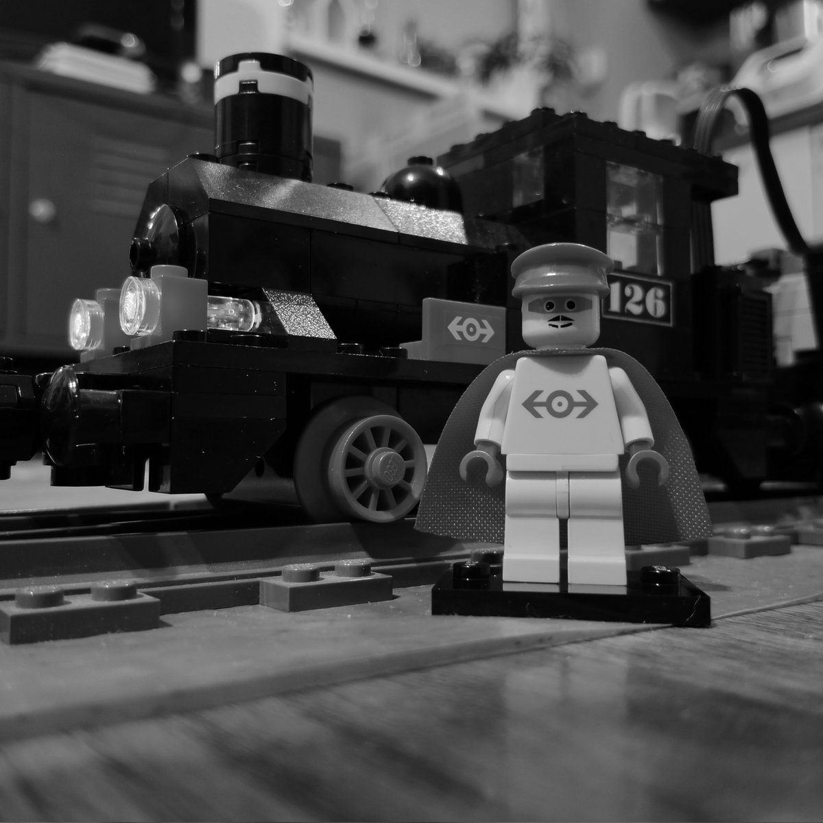 M438sCreations's tweet photo. Super Station Master 2
#lego #afol #legoloco #legotrain #legotrains #train #trains #lgauge #legominifigures #minifigure #minifigures #minifig #oldlego #vintagelego #legophotography #toyphotography #afolphotography #minifigurephotography #m438 https://t.co/jvUAuBtnkB