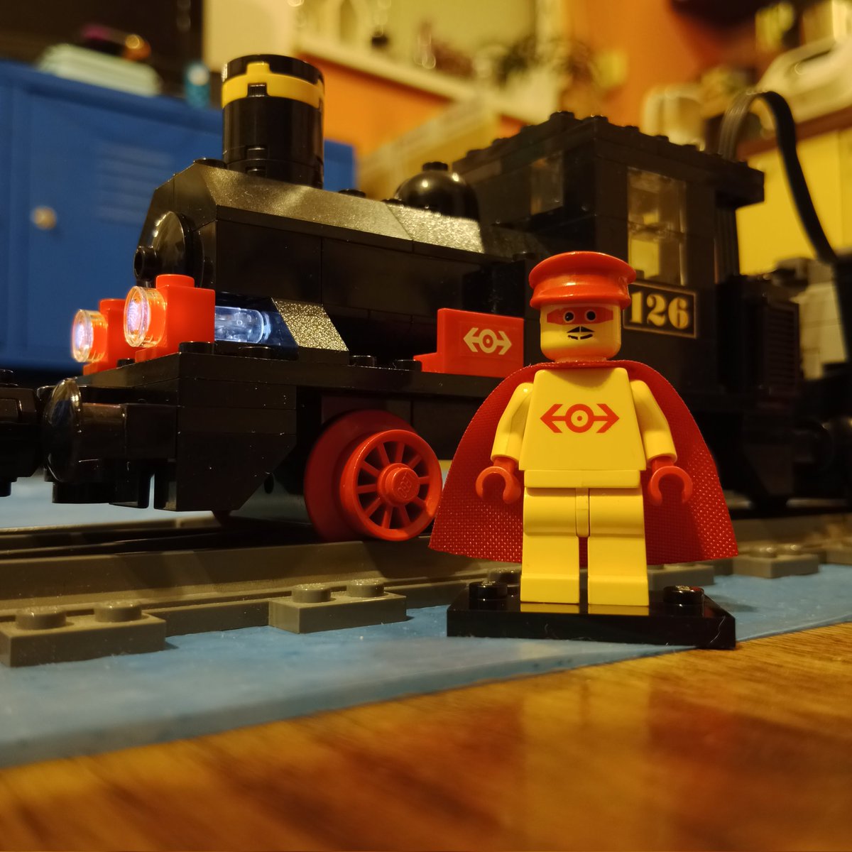 M438sCreations's tweet photo. Super Station Master 2
#lego #afol #legoloco #legotrain #legotrains #train #trains #lgauge #legominifigures #minifigure #minifigures #minifig #oldlego #vintagelego #legophotography #toyphotography #afolphotography #minifigurephotography #m438 https://t.co/jvUAuBtnkB