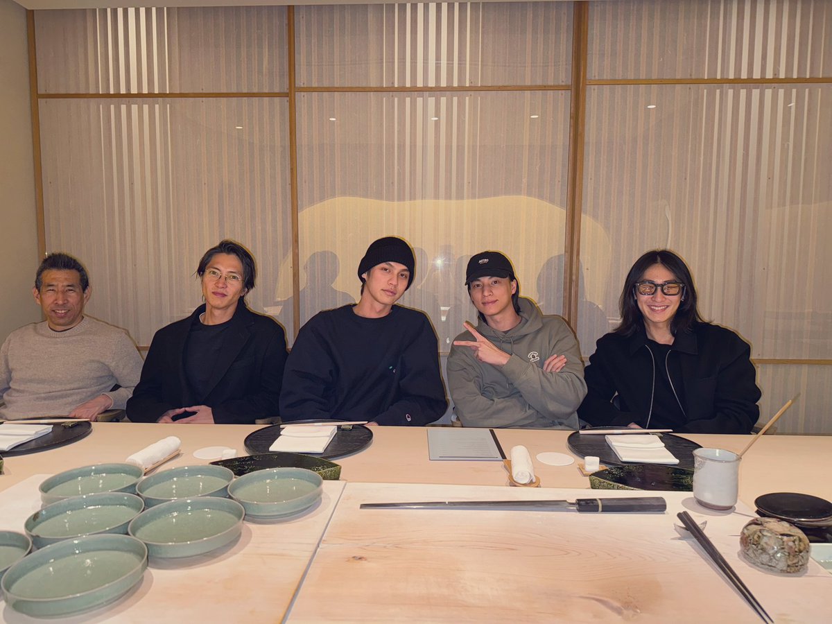 Fun night with friends.
楽しい夜でした。

#bright
#GulfKanawut