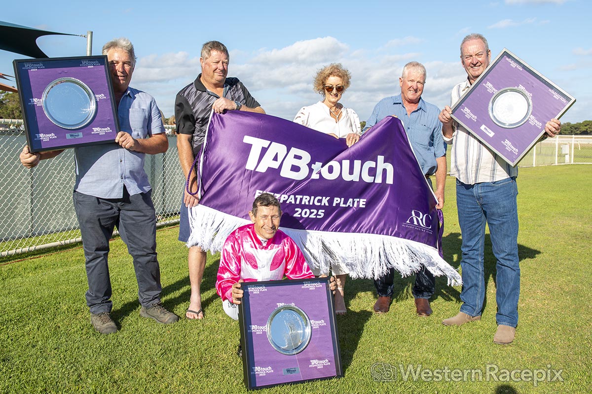 WesternRacepix's tweet photo. PLAYING RIO- Albany Sunday 5th January
@AlbanyRacing #WesternRacepix #FitzpatrickPlateDay                    

More 📸 https://t.co/XhRFkk00xX https://t.co/i6QYcISGKa