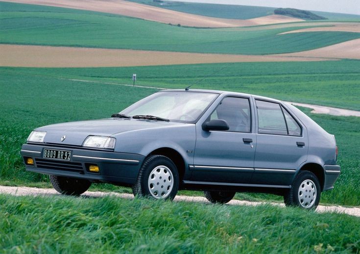 esekill0's tweet photo. Y vosotros con qué coche os examinasteis del carnet de conducir?

Yo con un de éstos 1.9D con menos reprís que un carro de bueyes pero eh, aprobadísimo a la primera. https://t.co/vMGCQHQNqM