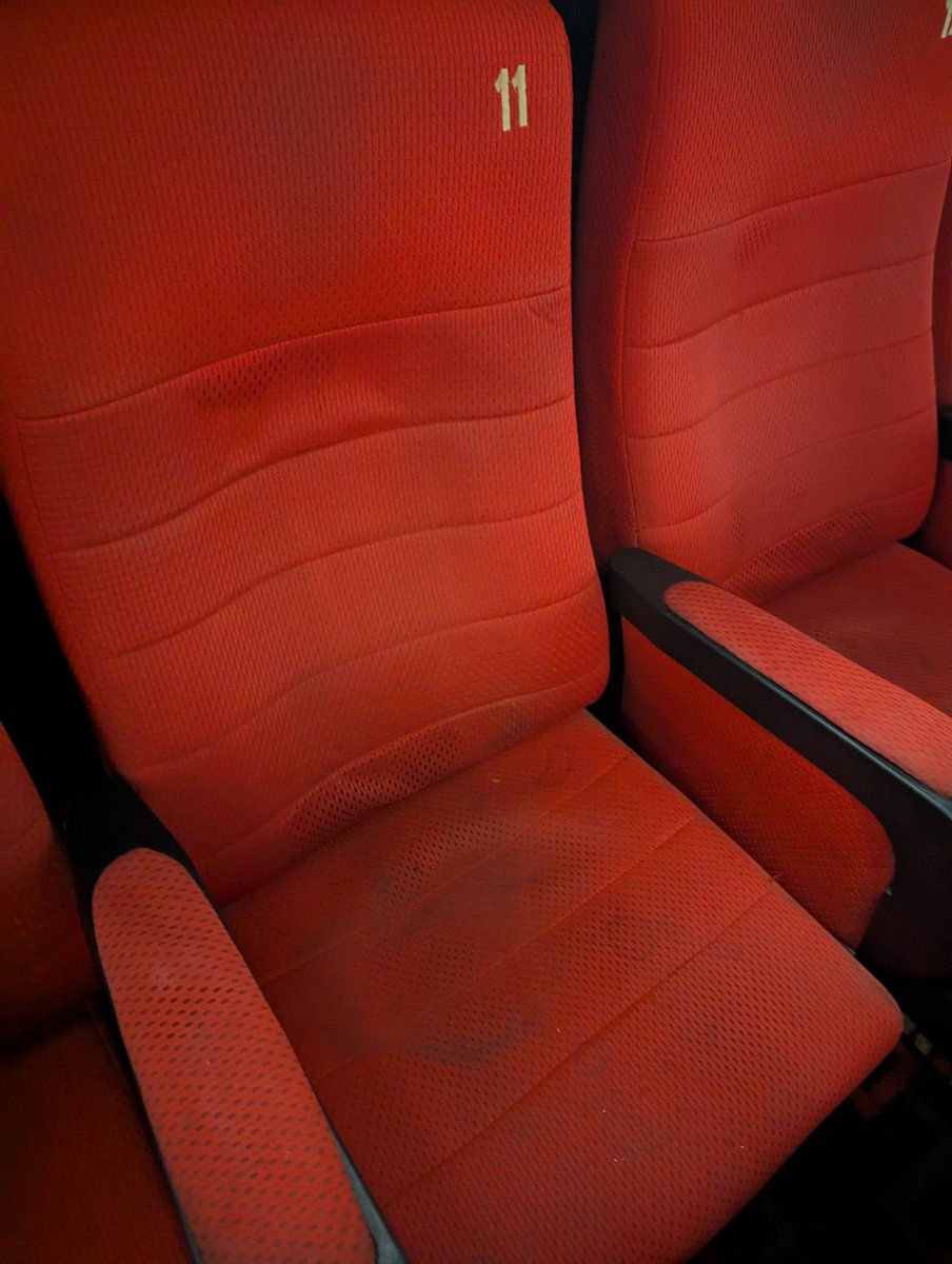 Mrinal23770569's tweet photo. When is the last time these seats were cleaned? Paid a premium for these filthy seats @PicturesPVR @_PVRCinemas @RCityMall https://t.co/Ky2oD28cni