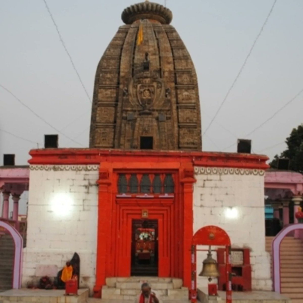 INagendraKr's tweet photo. आज देव सूर्य मंदिर दर्शन करने का सौभाग्य प्राप्त हुआ।
देव सूर्य मंदिर, देवार्क सूर्य मंदिर या केवल देवार्क के नाम से प्रसिद्ध, यह भारतीय राज्य बिहार के औरंगाबाद जिले में देव नामक स्थान पर स्थित एक हिंदू मंदिर है जो देवता सूर्य को समर्पित है। https://t.co/dnTFoTw1Yv
