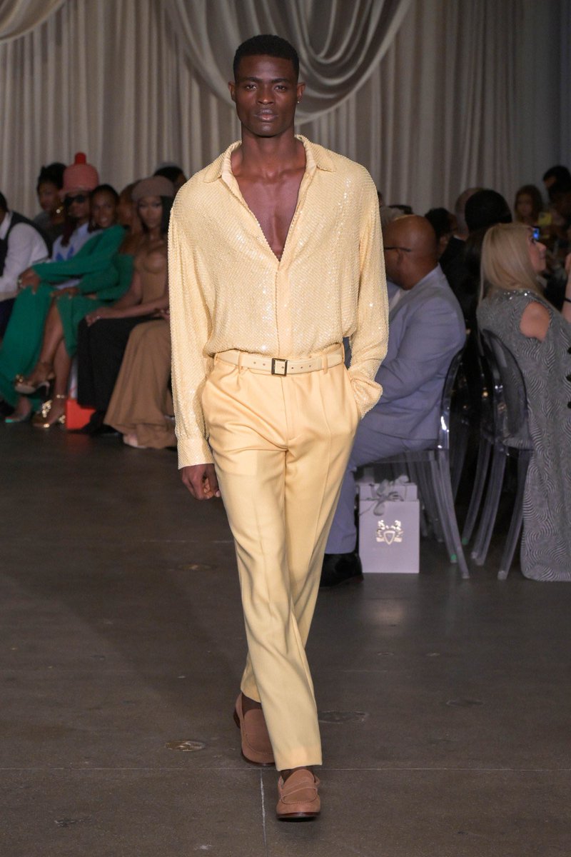 Darian_M_Photo's tweet photo. Sergio Hudson Spring 2025 Ready-to-Wear Collection
•
•
•
#fashion #vogue #runway #fashionblogger https://t.co/6aTMNEtTEP