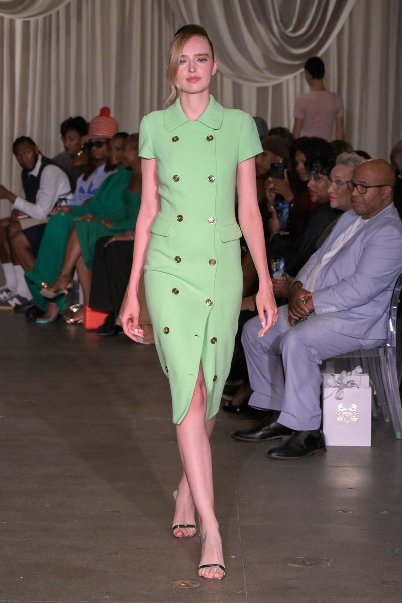 Darian_M_Photo's tweet photo. Sergio Hudson Spring 2025 Ready-to-Wear Collection
•
•
•
#fashion #vogue #runway #fashionblogger https://t.co/2AbydNgo53
