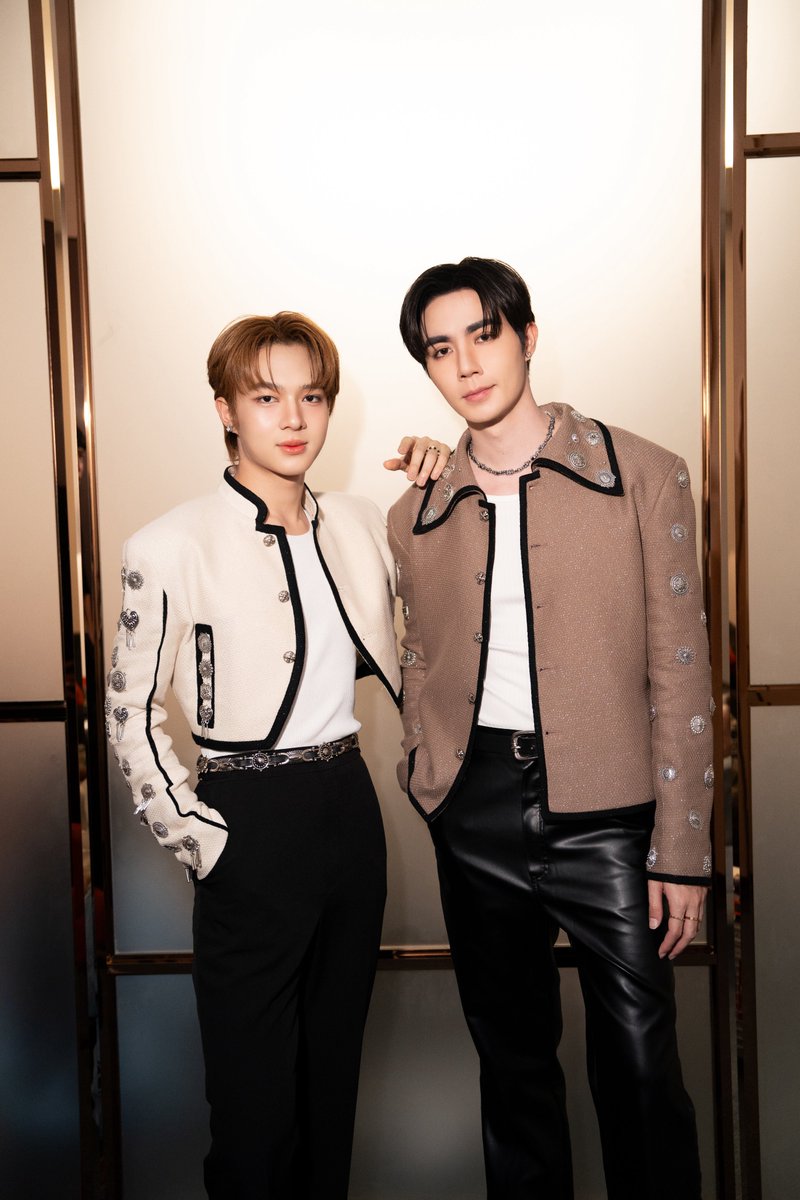 ZNfancy's tweet photo. 2024.12.28: 
(含双人DMD NEW JOB): #DMDNewYearParty2025

2024.12.29: 
(双人Amazing Thailand Countdown 2025 ZNN at ICONSIAM):
#ZeeNuNewxICONSIAM https://t.co/UxSlxoWVuE
