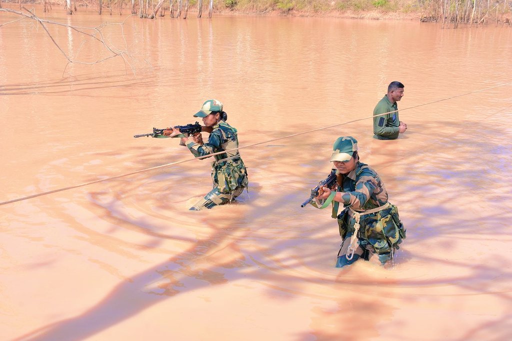 DDNational's tweet photo. BSF training at CIATS, STC Bangalore, sharpens skills in counter-insurgency and anti-terrorism to ensure enhanced security.

@BSF_India @SpokespersonMoD #BSF #CounterTerrorism #CIATS #Bangalore #NationalSecurity https://t.co/gILLEy6eG0