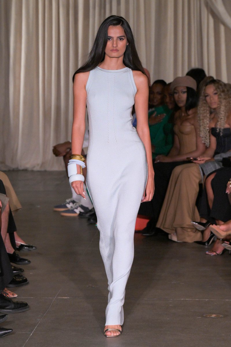 Darian_M_Photo's tweet photo. Sergio Hudson Spring 2025 Ready-to-Wear Collection
•
•
•
#fashion #vogue #runway #fashionblogger https://t.co/WWggeXfzh9