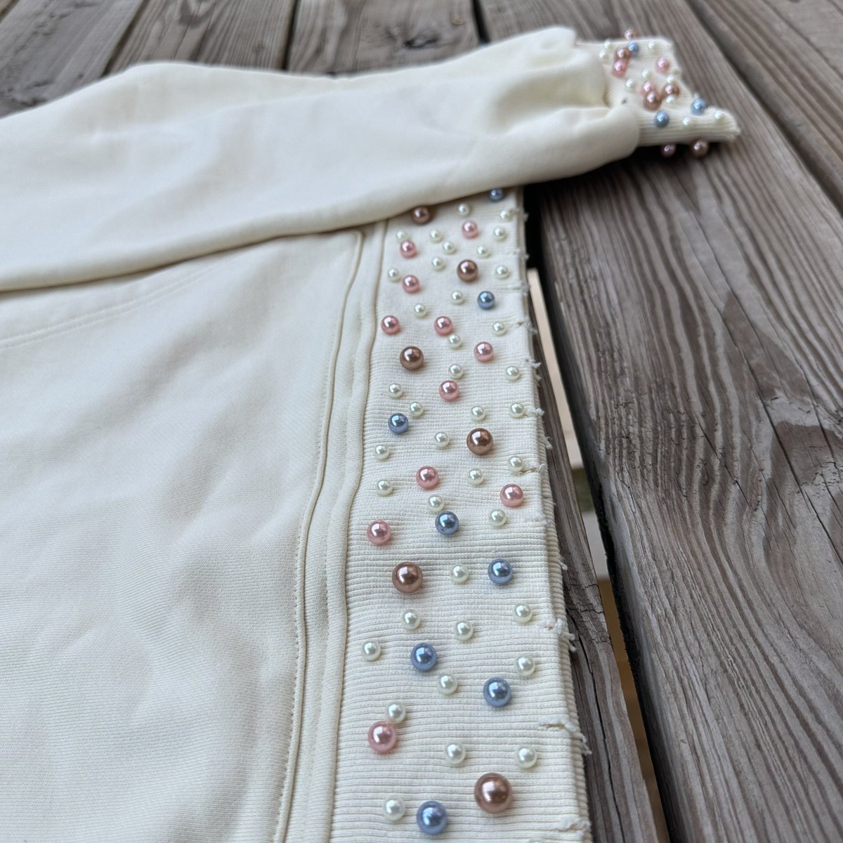 amor_armour's tweet photo. Pearl Hoodie

Coming Soon ¡ https://t.co/nHOHRQaS14