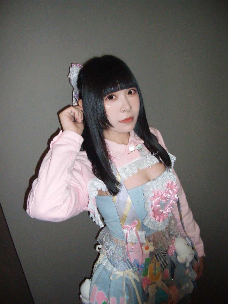 odorimu_ai's tweet photo. 最近香港のミュージックアワードに出席した時の服装
大体ピンクか空色wwww https://t.co/1M6aOBnrZe