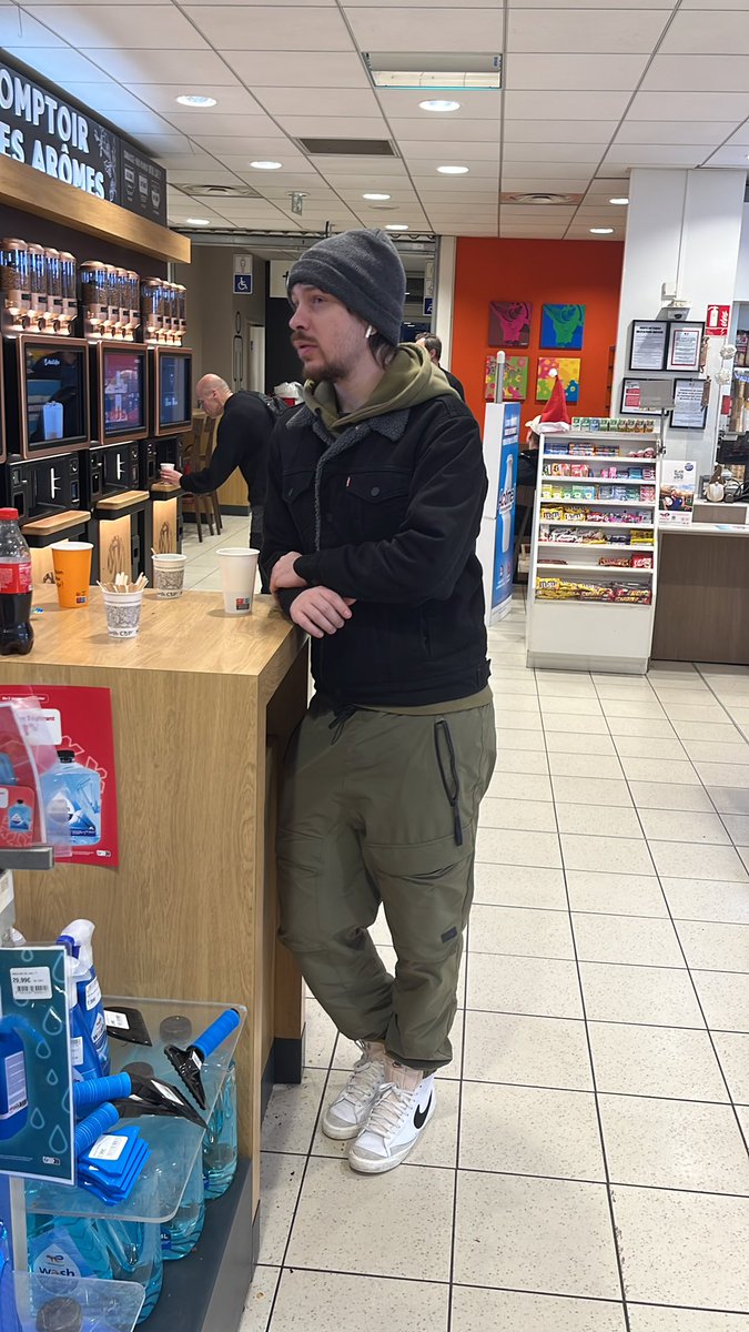 OGSnowYgo's tweet photo. On arrive tous au WCQ Jumet tout serein il revient en terrain conquis https://t.co/ms7sno0Le9