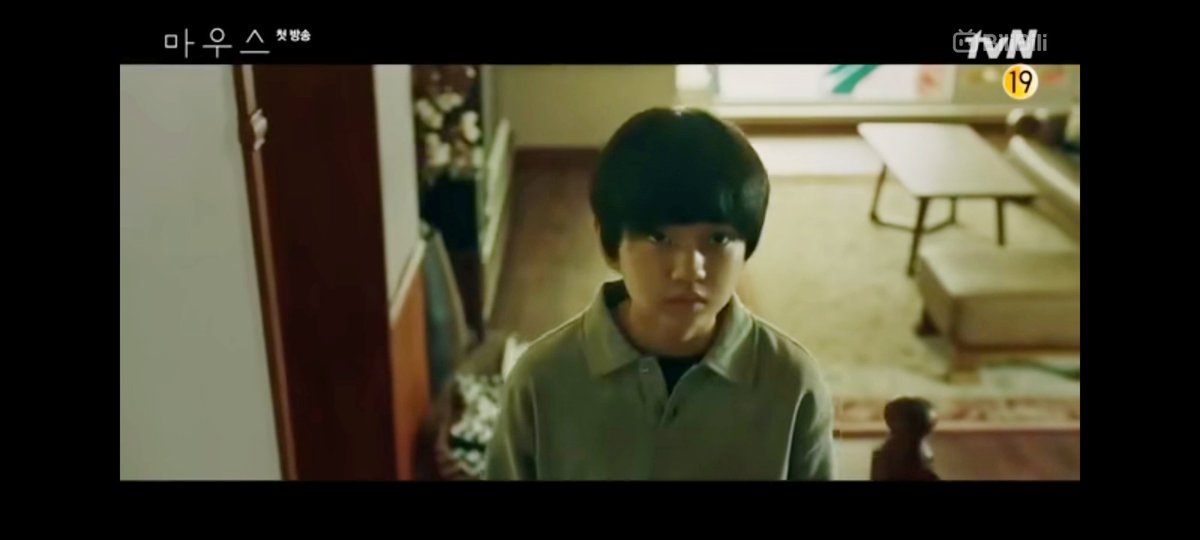 meenluve's tweet photo. This boy is so twisted. I wonder why the teacher and parents didn't take further action. This boy really needs help. Instead of punishing and be afraid of him, they should send him for treatment by professional
#Mouse #MouseEp1 #LeeSeungGi https://t.co/V2yMA8gGSs