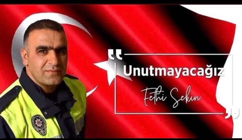 Ülkesi için gözünü kırpmadan Şahadete koşan bir yiğit.