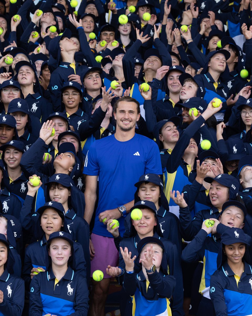 AustralianOpen's tweet photo. AO ballkids assemble! 🙌
The 428-strong squad – the largest group in #AusOpen history – rallied today for a team photo with world No.2 @AlexZverev and Tournament Director @CraigTiley 🎾
#AO2025 https://t.co/utztvOPGNg