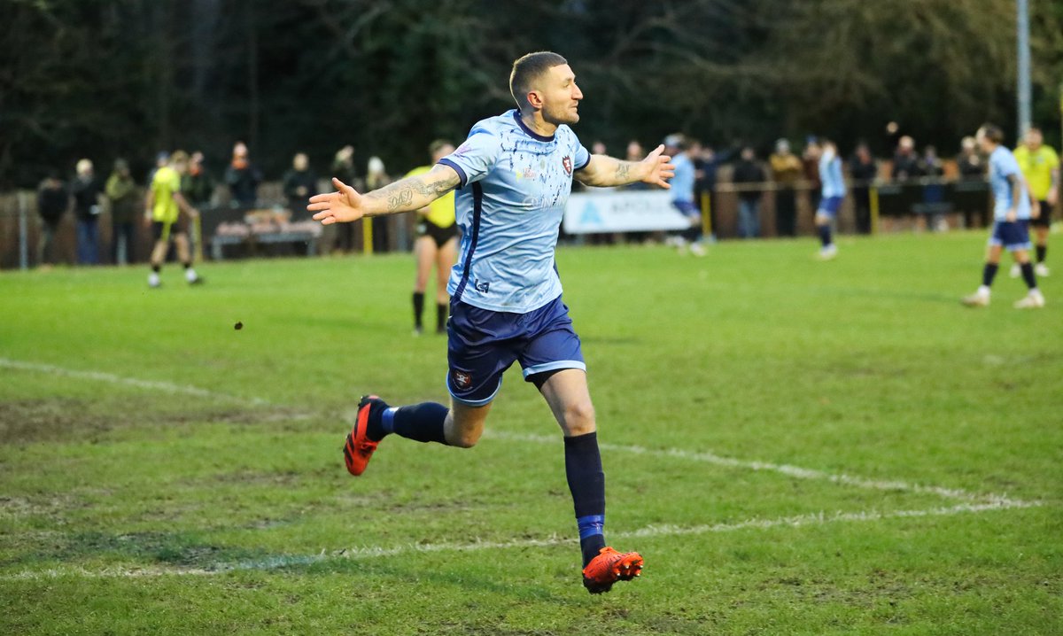 AFCPortchester's tweet photo. G⚽️⚽️D MORNING 😁 https://t.co/q57nf3qy1t