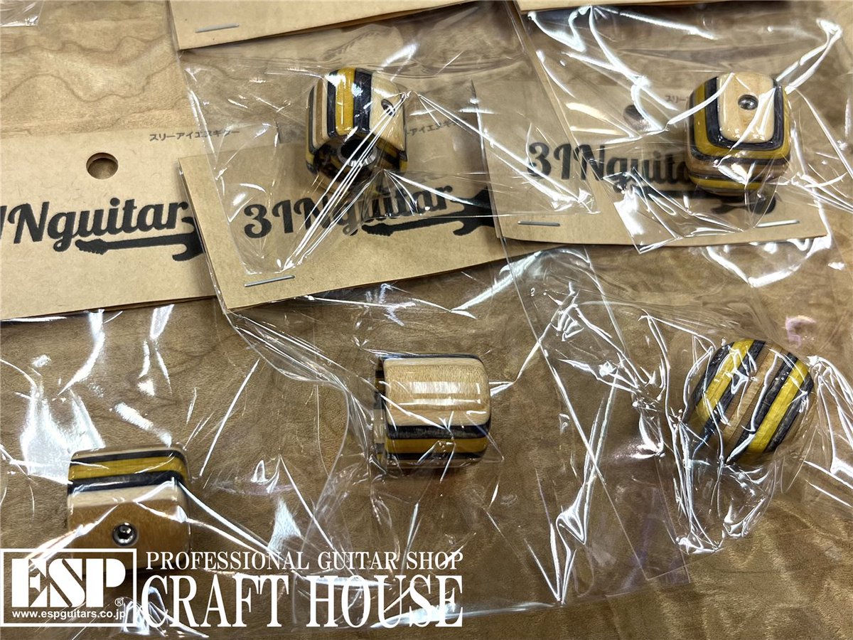 espcrafthouse's tweet photo. 【新商品入荷】
3INguitar（スリーアイエヌギター）製
スケートボードデッキをアップサイクルした、
コントロール・ノブの
今までお取り扱いの無かったカラーが入荷致しました🌈

赤/紫
青/黄色
緑/黄色

店長オススメです👍

#3INguitar
#スリーアイエヌギター
#アップサイクル
#ESP渋谷 https://t.co/aWsOfZZXba
