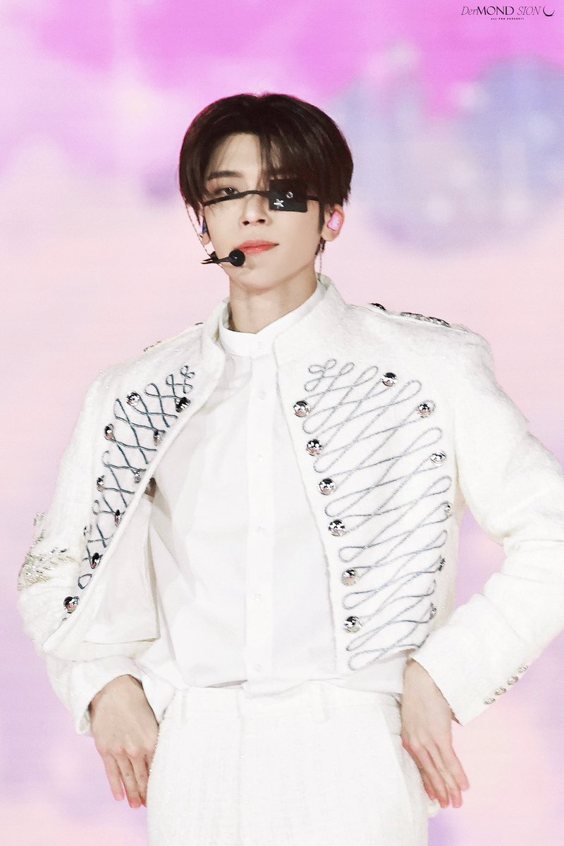 DerMond_SION's tweet photo. 20250105
GDA

#시온 #SION #シオン
#NCT #NCTWISH https://t.co/UzITPzntoE