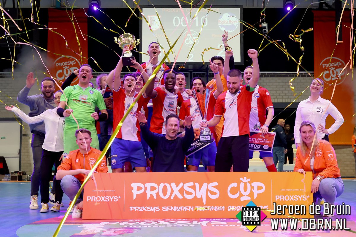 dbrnpuntnl's tweet photo. 📸 De foto's van de #Finale @ProxsysCup  Mannen en Vrouwen zijn verwerkt en ook online op de socials van #DBRNFotografie

https://t.co/R2qvcB9Uc6
https://t.co/ZKBw9QNeUd

#ProxsysCup #Finale #SVW #RodaBoys #UnitasGJSHeukelum #Sleeuwijk #Sportfotografie #TrophyMoments #futsal https://t.co/v8ALE12fP8