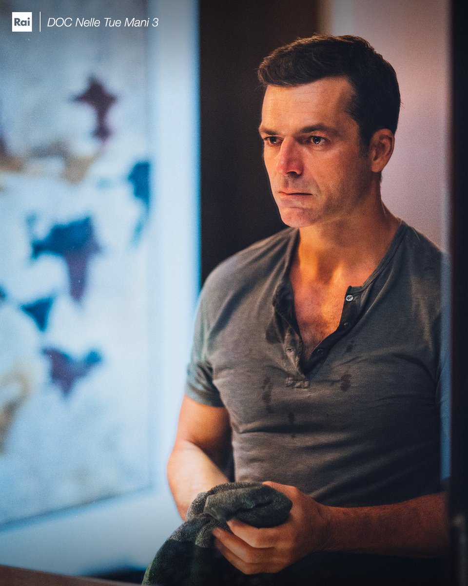 Quando dai una rapida occhiata alle cose che avevi rimandato a gennaio e decidi che è arrivato il momento di tornare ad essere una persona civilizzata. 🥲🪒🫧🧼

Quanti così prima del grande rientro dalle feste? 💆🏻‍♂️🙋🏻🙆🏼‍♀️
#DOCNelleTueMani3 #LucaArgentero