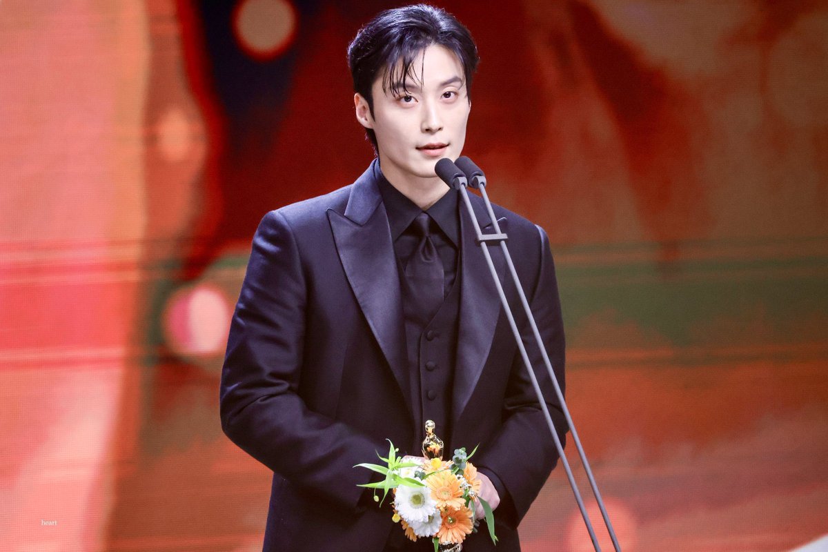 zhxw7739's tweet photo. 남자의 악마, 남자의 지배자, 남자의 권위자, 남자의 황제, 남자의 제왕, 남자의 군림자, 남자의 마스터, 남자의 신, 남자의 대마왕, 남자의 대명사, 남자의 정석, 남자의 전설, 남자의 표본, 남자의 종결자 https://t.co/cUCJUy4VBZ