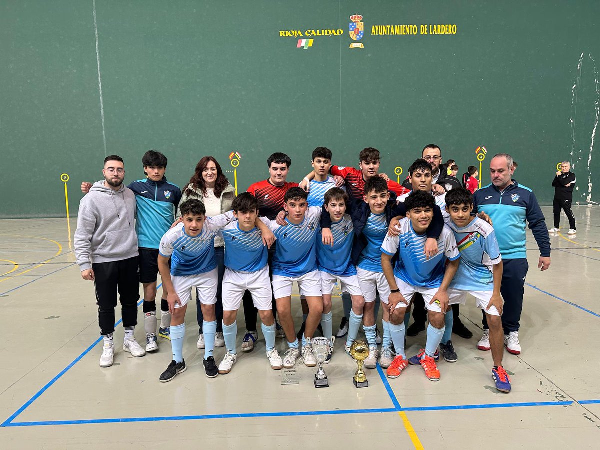 ADLLardero's tweet photo. TORNEO NACIONAL DE REYES AD LARDERO;
Subcampeón Cadete: @CDValleDelEbro de Logroño ( La Rioja ). @AytoLardero https://t.co/d3b6spviLm