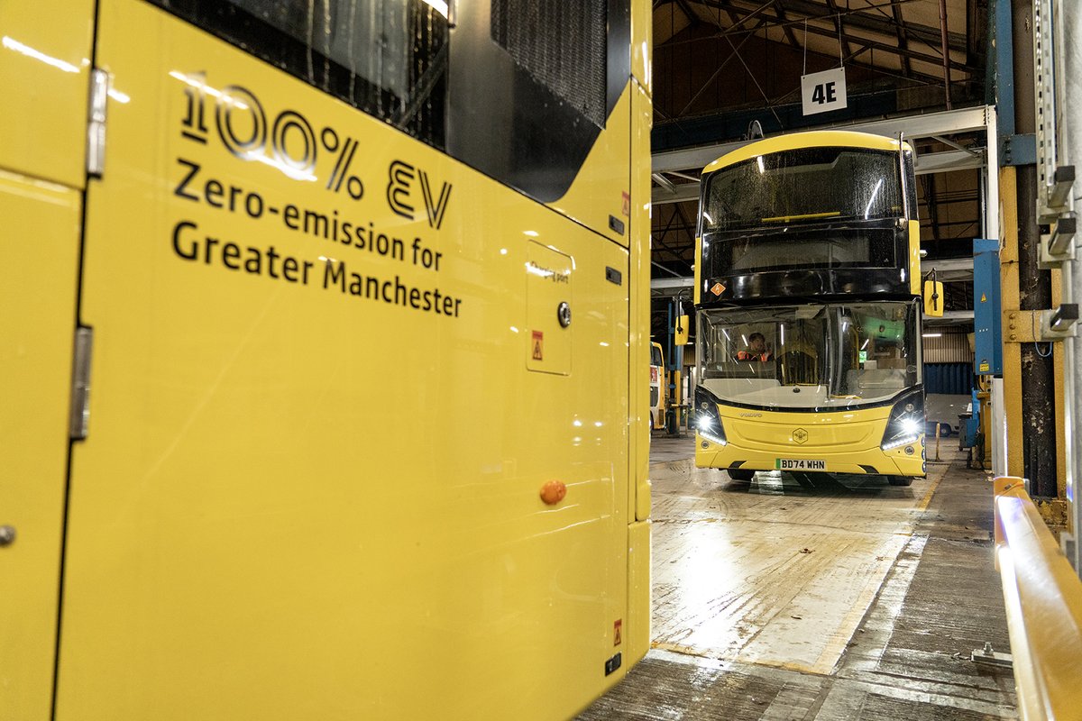Staff worked tirelessly overnight at Manchester Airport Bus Station, and Hyde Road and Wythenshawe depots putting the finishing touches to the final buses to join the #BeeNetwork. 🚌

As of today, all buses in Greater Manchester are under local control for the first time in 40