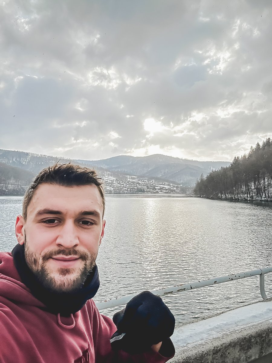 TSP_SA's tweet photo. #TeamGaszek czy #TeamBiery? Jaką formę aktywności wybieracie: 🏋️‍♂️ trening na siłowni, czy, pomimo zimy, w Beskidzkim krajobrazie?🏃‍♂️🗻
🔴⚪🔵 https://t.co/NvKmK0AQ5Z