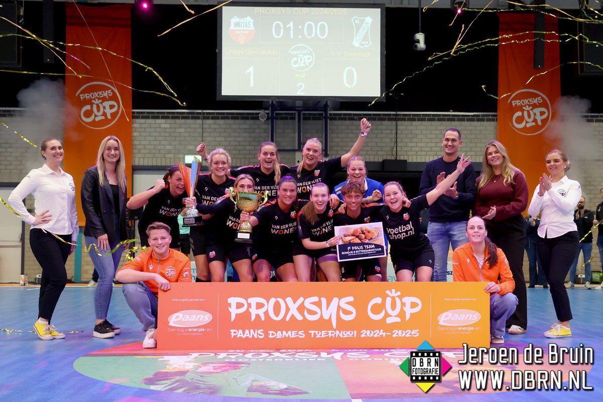 dbrnpuntnl's tweet photo. 📸 De foto's van de #Finale @ProxsysCup  Mannen en Vrouwen zijn verwerkt en ook online op de socials van #DBRNFotografie

https://t.co/R2qvcB9Uc6
https://t.co/ZKBw9QNeUd

#ProxsysCup #Finale #SVW #RodaBoys #UnitasGJSHeukelum #Sleeuwijk #Sportfotografie #TrophyMoments #futsal https://t.co/v8ALE12fP8