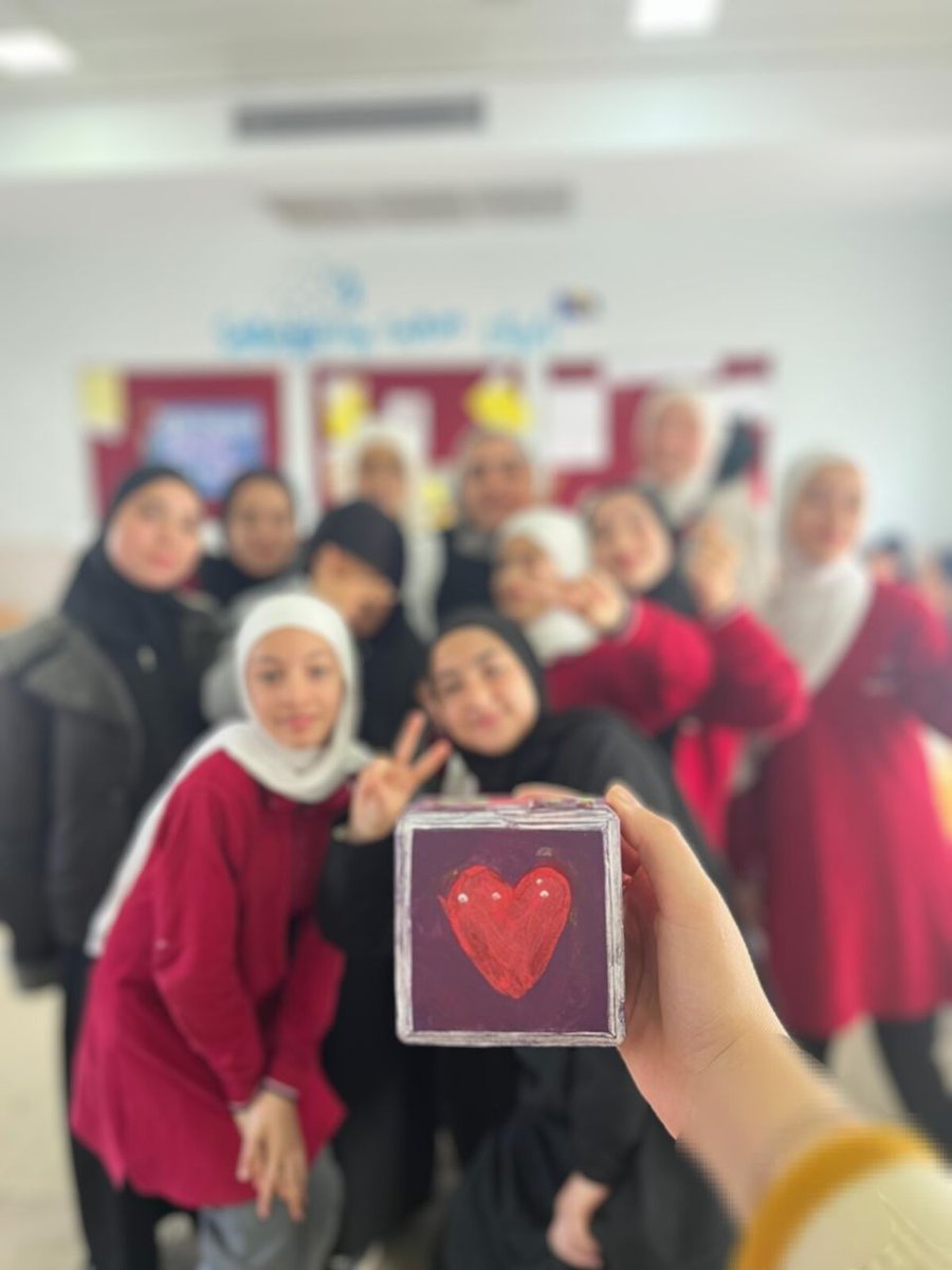 U_EbuUbeydeAihl's tweet photo. 7/B Sınıfıyla İyilik Partisini Gerçekleştirdik✨

Öğrencilerimiz 2 hafta boyunca yapmış olduğu iyilikleri yazarak iyilik kutusunda biriktirdi.
Yapılan iyilikler sınıfta okunarak iyilik konusunda öğrenciler teşvik edildi. https://t.co/6COHTZVzUm
