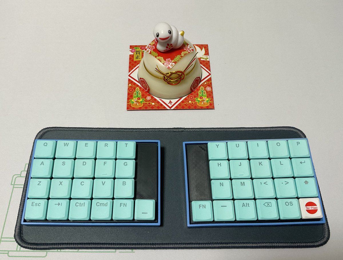 0002ozlet's tweet photo. Title:A HAPPY NEW YEAR 2025
Keyboard:cool642
Keyswitch:Deep sea silent mini islet
Keycap:Tai-Hao Thins
#KEEB_PD #KEEB_PD_R231 #自作キーボード #cool642 https://t.co/unaQ9SWrAq