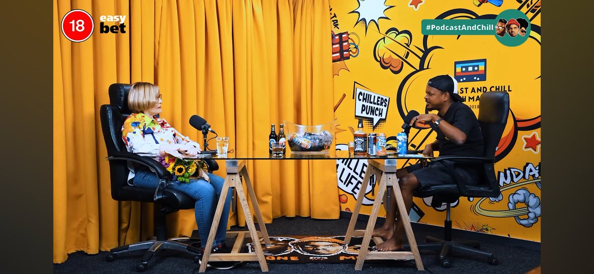 lesego_petlele's tweet image. Maar @Solphendukaa how are we getting the land back when @MacGUnleashed is interviewing the owners of the land with no shoes on?