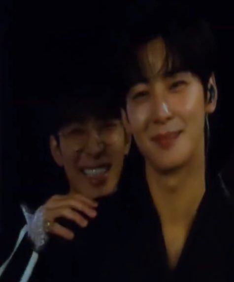 wonubliss's tweet photo. wonwoo and eunwoo 🖤 https://t.co/eVKvjfhzxm