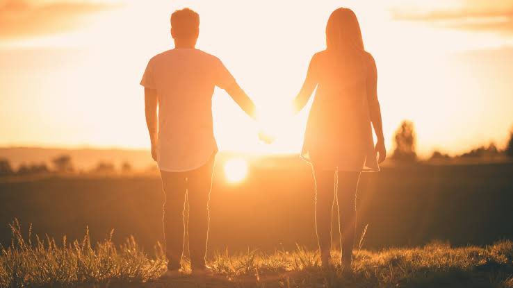 nishieeta's tweet photo. Knotted hearts entangled in 
unanswered #questions

A guarded secret,our frenzied hearts scared to reveal

The seasons moved but,
sacred remains our unconfessed love

A thousand nights,
I can wade through,

in the hope of,
a few moments of togetherness w/ u

#vss365
Pc: u splash https://t.co/S4j922JmdW
