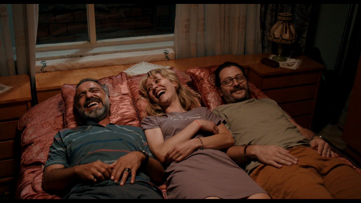 istanbulmodern_'s tweet photo. 🍿İstanbul Modern’in Sinefil üyeleri, sinema dünyasında yeni bir yıla adım atıyor!

43. İstanbul Film Festivali’nden Jüri Özel Ödülü, En İyi Senaryo, En İyi Erkek Oyuncu ve En İyi Kurgu ödülleriyle dönen BİLDİĞİN GİBİ DEĞİL filmi, festivalden sonra ilk kez 8 Ocak’ta Sinefillerle buluşuyor.

Gösterim, filmin yönetmeni Vuslat Saraçoğlu, oyuncular Serdar Orçin ve Hazal Türesan’ın katılımıyla gerçekleşiyor.
Sinefil üyeleri hem İstanbul Modern’in hem de İstanbul Modern Sinema’nın üyesi olarak, özel gösterimlere, yönetmen ve oyuncularla buluşmalara, sinemayla ilgili masterclass’lara ve daha birçok etkinliğe ücretsiz katılma ayrıcalığına sahip oluyor.

📌Detaylı bilgi için profilimizdeki bağlantıya tıklayın, Sinefil ailesinin bir parçası olun!
***
🍿 Istanbul Modern’s Sinefil members are stepping into the new year with the world of cinema!

NOT WHAT YOU THINK, winner of the Special Jury Prize, Best Screenplay, Best Actor, and Best Editing at the Istanbul Film Festival, will be screened for the first time after the festival accompanied by its director and cast, exclusively for Sinefil members on January 8.

The screening will be attended by the film’s director Vuslat Saraçoğlu and actors Serdar Orçin and Hazal Türesan.
As members of both Istanbul Modern and Istanbul Modern Cinema, Sinefil members enjoy exclusive access to screenings, meetings with directors and actors, cinema-related masterclasses, and much more, all for free.

📌 Click the link in our profile for more information and become a Sinefil member!