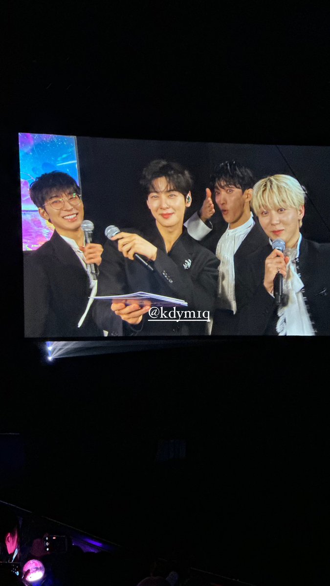 oeqonmz's tweet photo. インタビューゾーン！！
 #GDA
 #チャウヌ
 #SEVENTEEN https://t.co/mnehPjqCMv