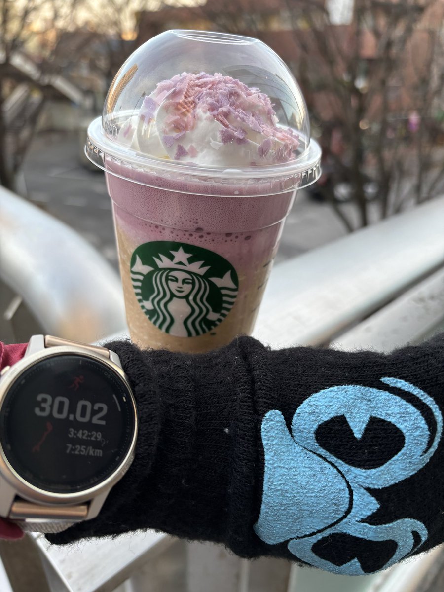 popolon6's tweet photo. 休憩挟みながらの30km走
10kmどら焼きとコーヒー
20km肉まんとキレートレモン
フィニッシュ後のご褒美に
フラペチーノ!
#garmin #running #rundaysunday https://t.co/83Axc4tIuR