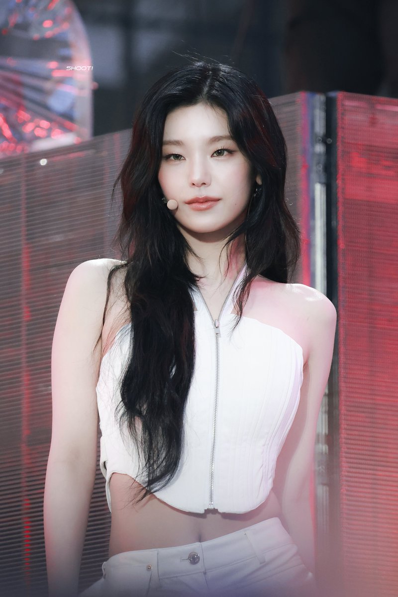 shoot_yeji's tweet photo. 241228
🖤

#있지 #ITZY #예지 #YEJI https://t.co/JAy1XfjWTn