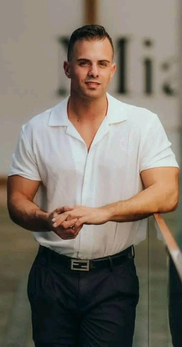 AlexDimensions's tweet image. All those hours of being sick and uncomfortable were only a distant memory now and totally worth it for 40 minutes of a glorious encounter with this gentle giant of the sea."